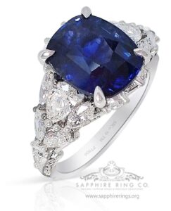 Blue-sapphire-and-diamonds-engagement-ring