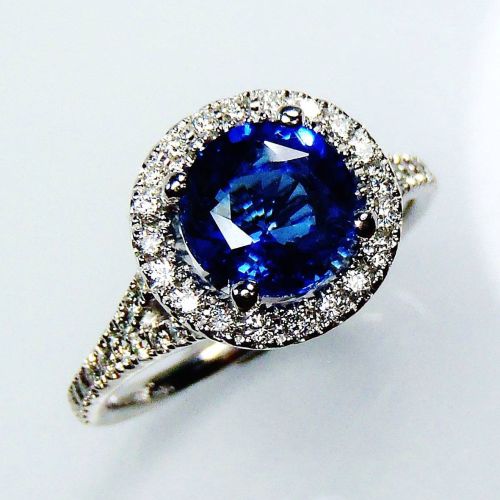 18KT-White-Gold-and-blue-sapphire-and-diamonds-ring