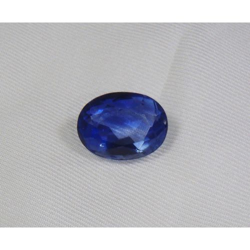 blue oval cut sapphire 