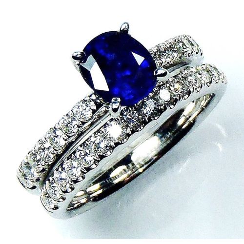 Natural blue sapphire ring- 1.70 tcw cushion cut