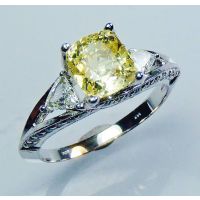 Untreated-Yellow-Sapphire-and-diamonds-ring