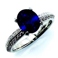 18 kt blue sapphire 
