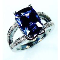 GIA Certified blue Sapphire 